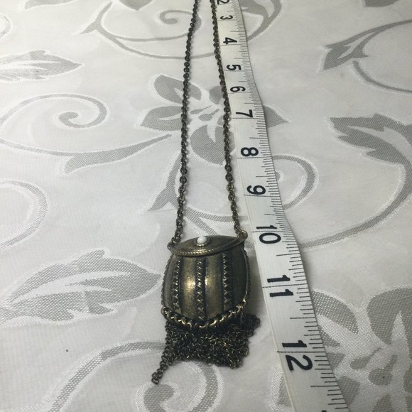 Pill/Prayer Box Necklace Opens at the top - Picture 3 of 3